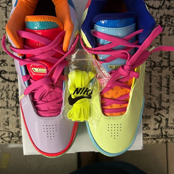 ZM Lebron NXXT GEN AMPD IPS - Picture 3 of 12